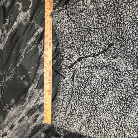 Cozy Black and Gray Textured Sherpa Sweatpants Size Large - Picture 3 of 5